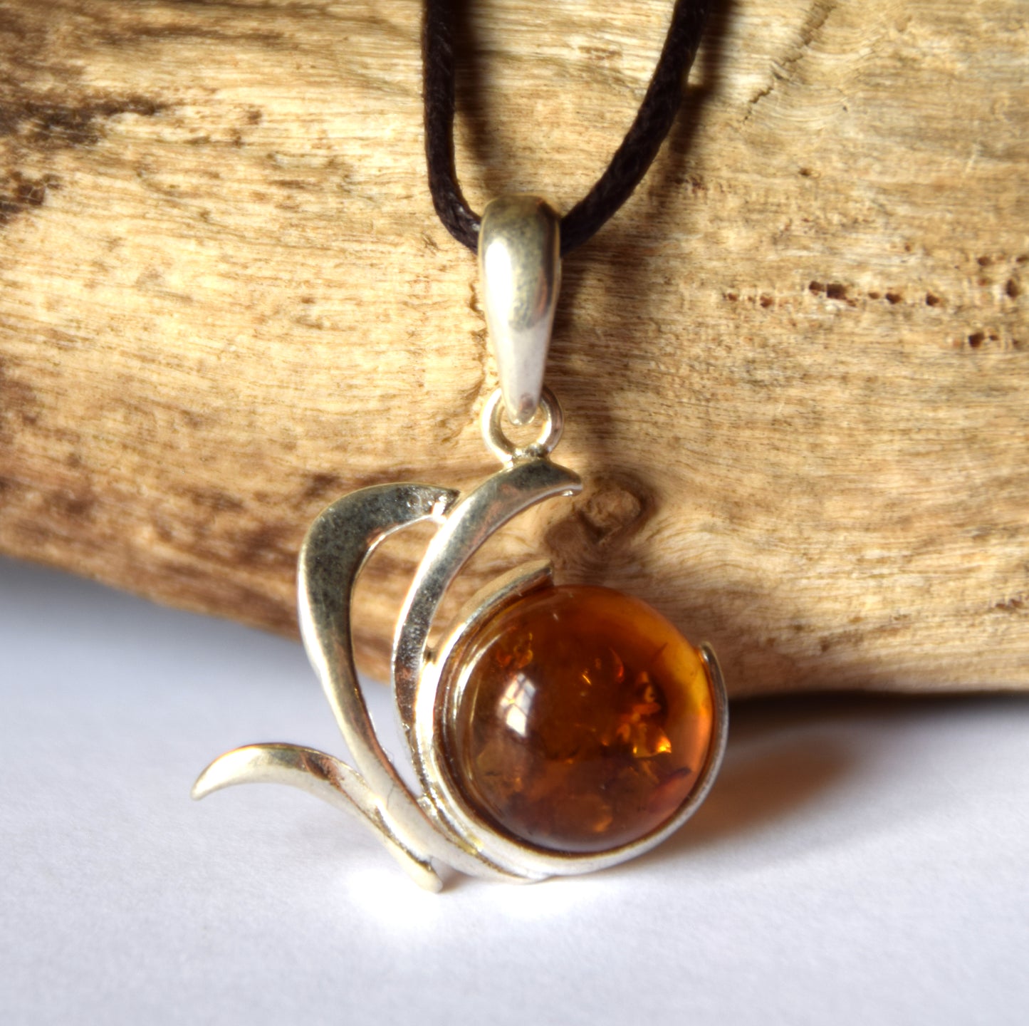 MJ Baltica, pendant, natural Baltic Amber, 925 Silver, abstract, handcrafted, delicate, BW149