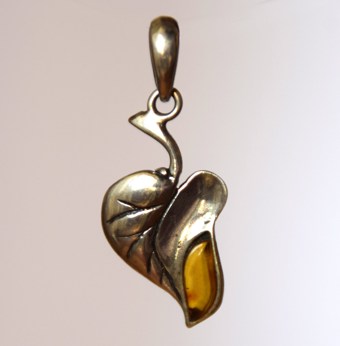 MJ Baltica, pendant, natural Baltic amber, 925 silver, leaf, handcrafted, delicate, BW150