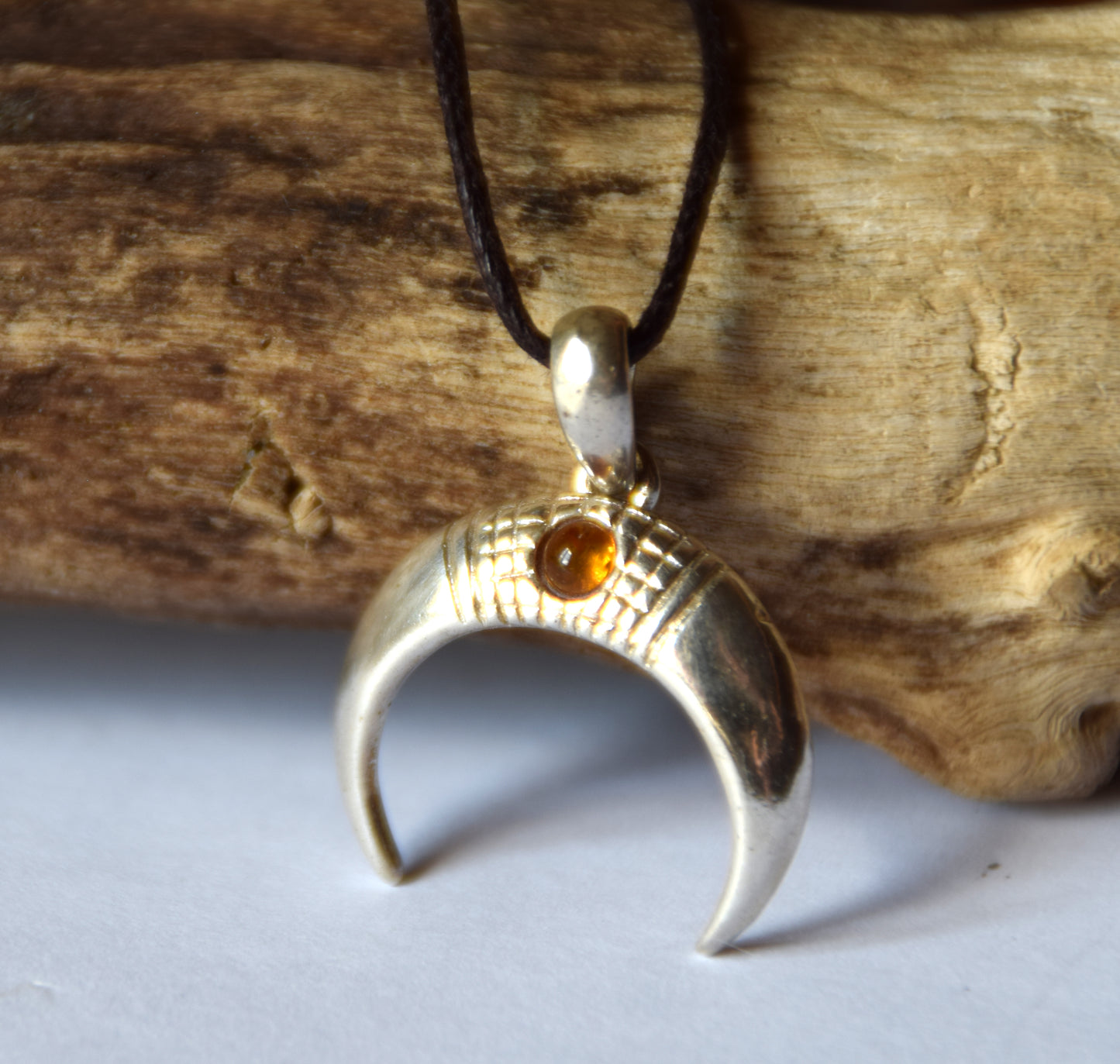 MJ Baltica, pendant, natural Baltic amber, 925 silver, moon, india, handcrafted, delicate, BW153