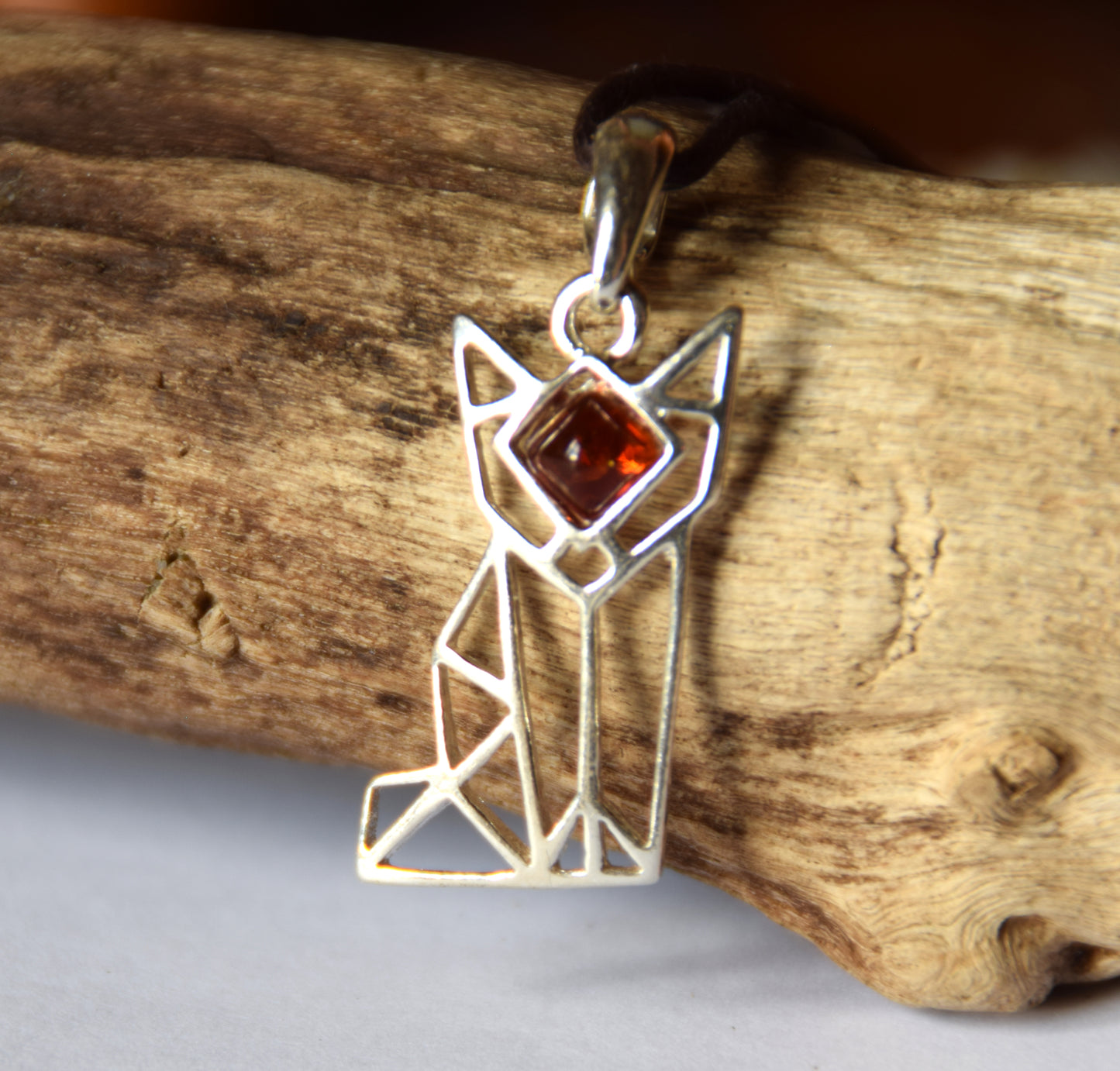 MJ Baltica, pendant, natural Baltic amber, 925 silver, cat, handcrafted, delicate, BW155