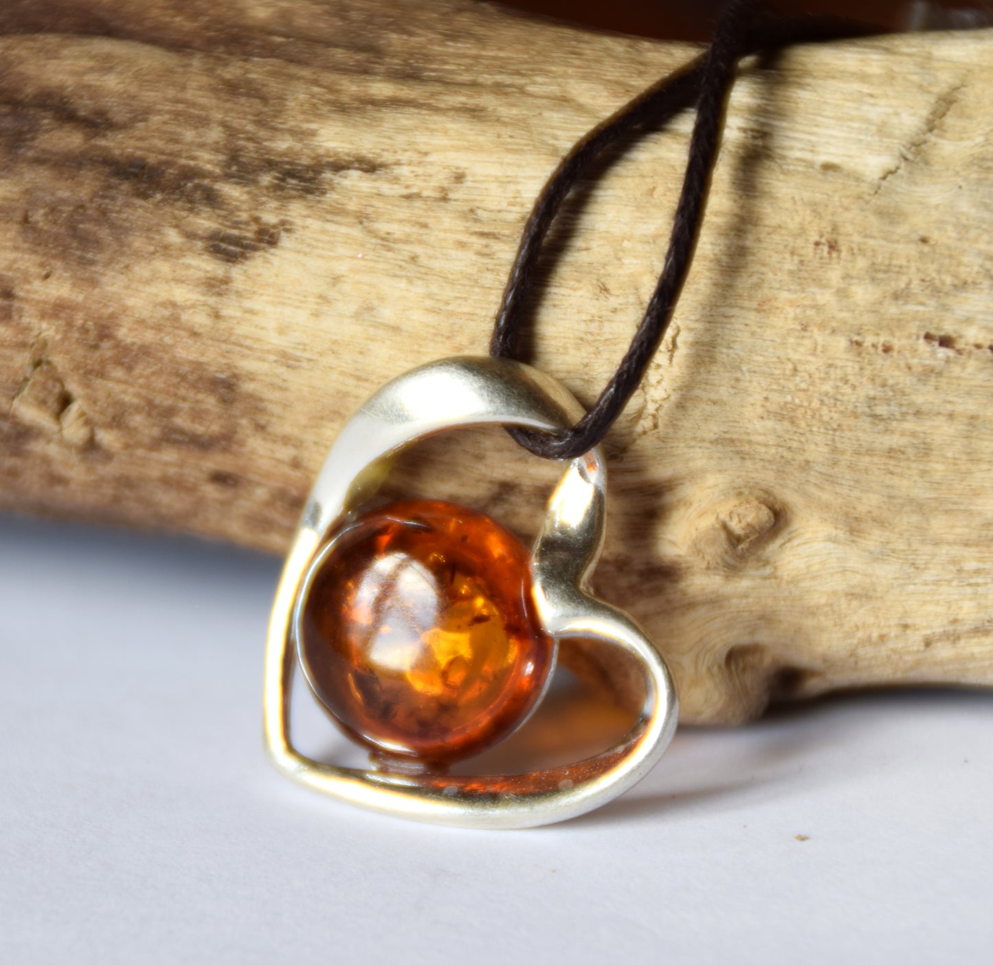 MJ Baltica, pendant, natural Baltic amber, Argent0 925, heart, abstract, handcrafted, delicate, BW156