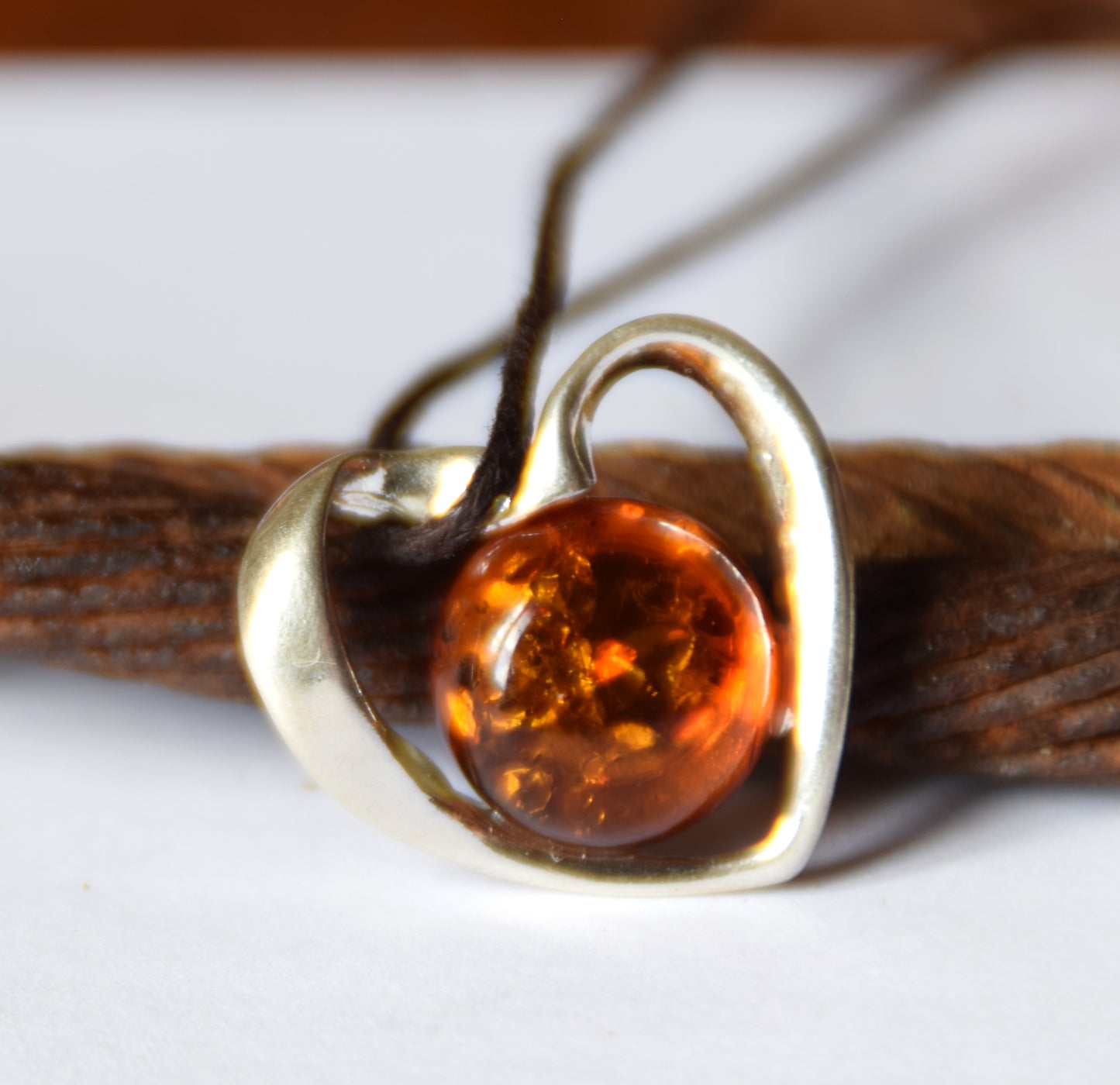 MJ Baltica, pendant, natural Baltic amber, Argent0 925, heart, abstract, handcrafted, delicate, BW156