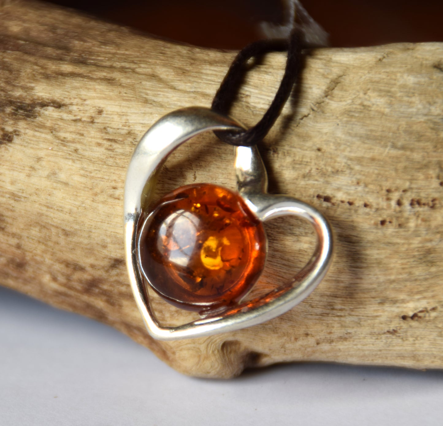 MJ Baltica, pendant, natural Baltic amber, Argent0 925, heart, abstract, handcrafted, delicate, BW156