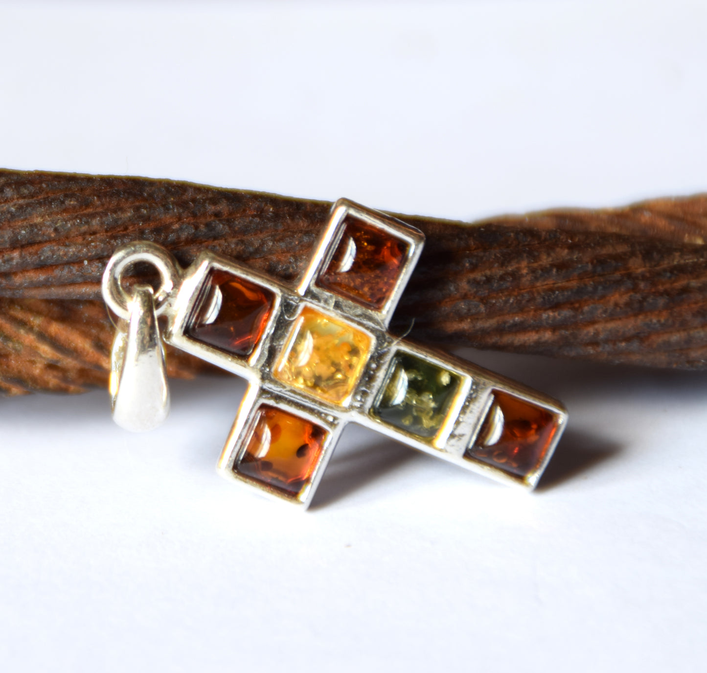 MJ Baltica, pendant, natural Baltic amber, 925 silver, cross, handcrafted, unisex, BW158