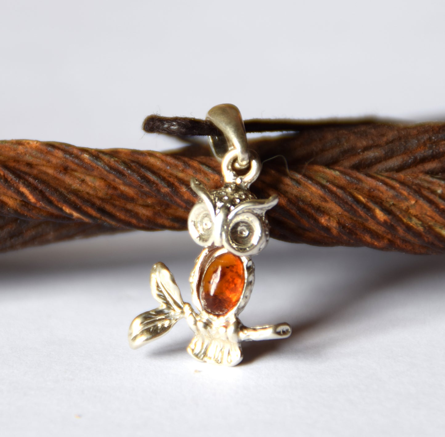 MJ Baltica, pendant, natural Baltic amber, 925 silver, owl, handcrafted, delicate, BW159