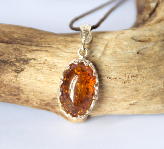 MJ Baltica, pendant, natural Baltic amber, 925 silver, oval, flowers, handcrafted, BW176