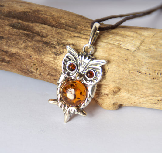 MJ Baltica, pendant, natural Baltic amber, 925 silver, owl, handcrafted, delicate, BW177