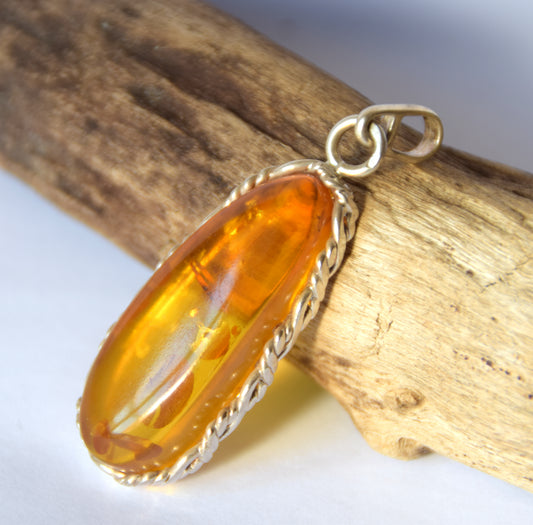 Large oval pendant with cognac-colored natural amber and 925 silver, MJ Baltica, BW202