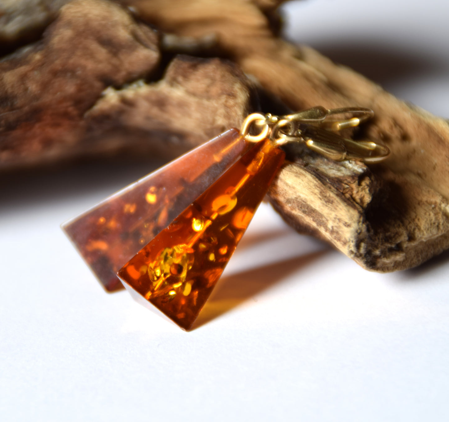 MJ Baltica, earrings, natural Baltic Amber, 925 Silver, 14k Gold plated, pyramid, luminous, pendant, handcrafted, BZK080