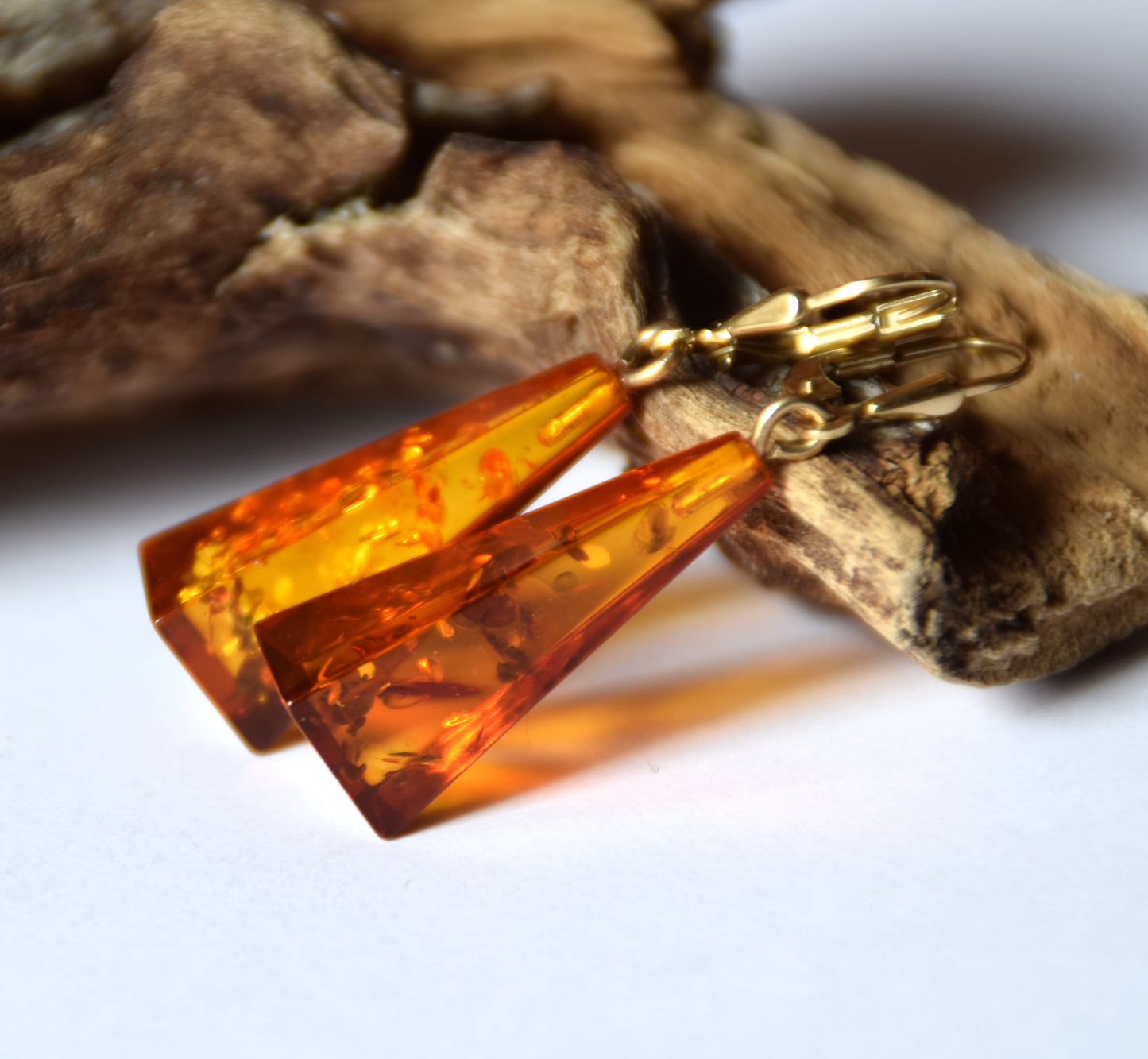 MJ Baltica, earrings, natural Baltic Amber, 925 Silver, 14k Gold plated, pyramid, luminous, pendant, handcrafted, BZK082