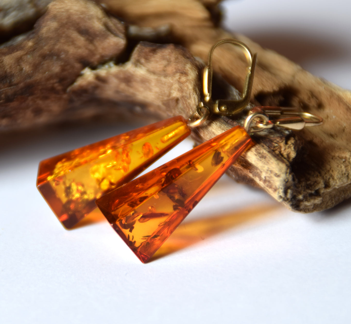 MJ Baltica, earrings, natural Baltic Amber, 925 Silver, 14k Gold plated, pyramid, luminous, pendant, handcrafted, BZK082