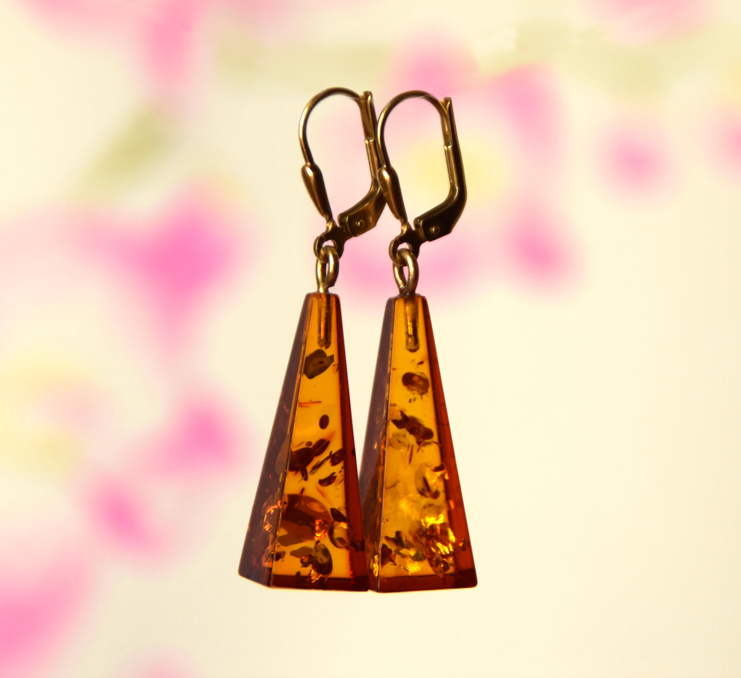 MJ Baltica, earrings, natural Baltic Amber, 925 Silver, 14k Gold plated, pyramid, luminous, pendant, handcrafted, BZK082