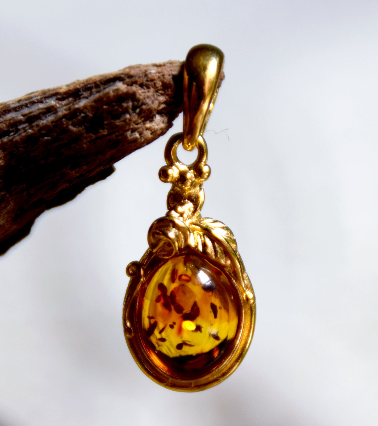 MJ Baltica, pendant, natural Baltic Amber, 925 Silver, 14k Gold plated BZW024