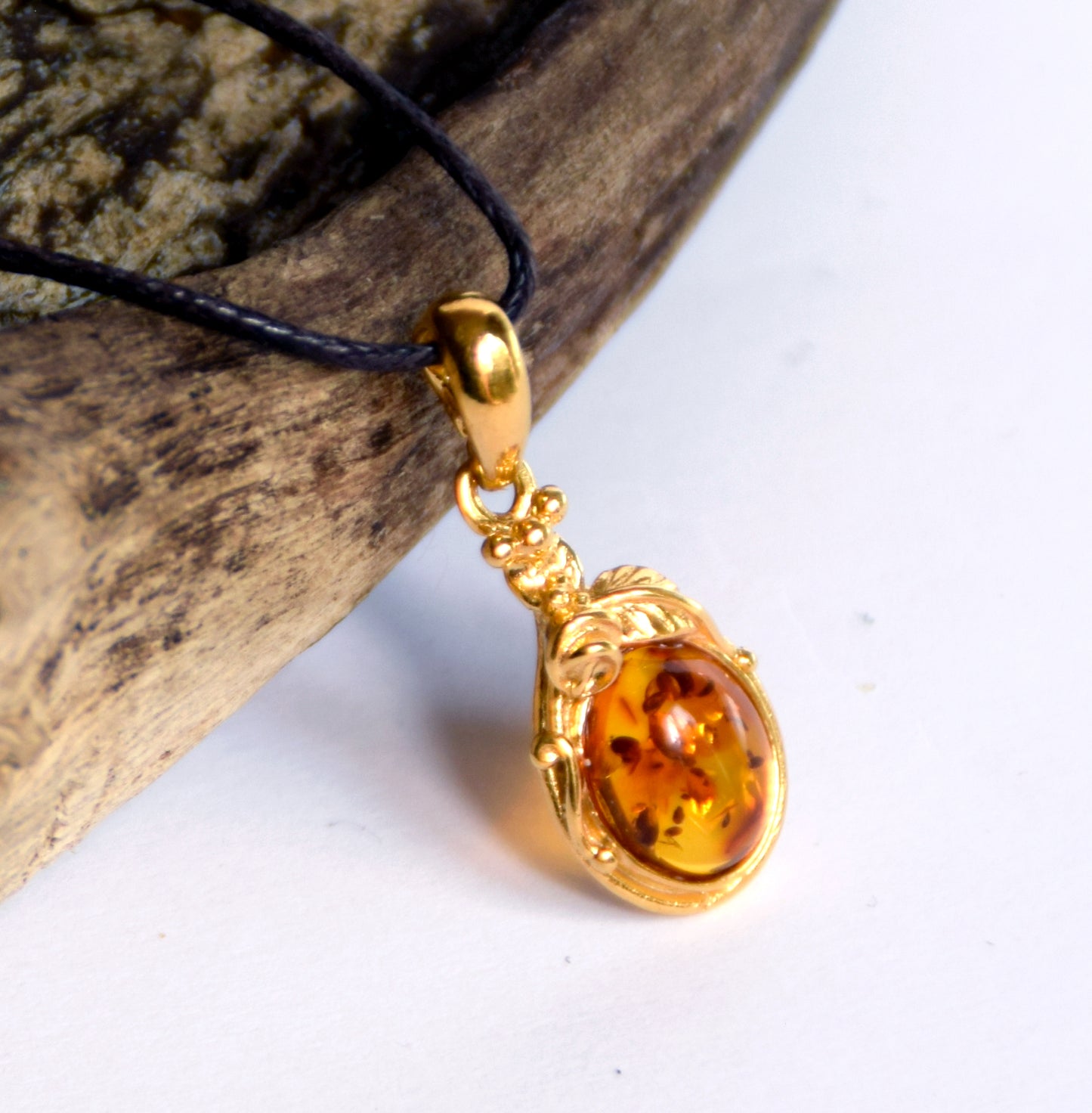 MJ Baltica, pendant, natural Baltic Amber, 925 Silver, 14k Gold plated BZW024