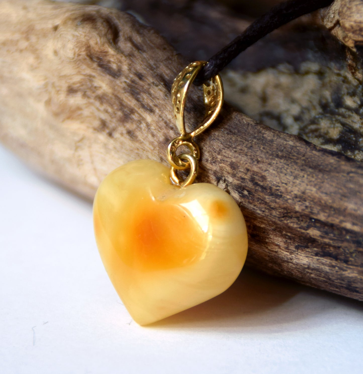 MJ Baltica, pendant, natural Imperial Amber, Silver, Gold plated, large Heart, BZW041