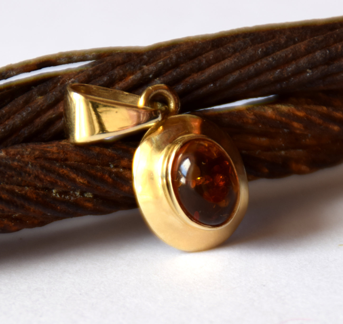 MJ Baltica, pendant, natural Baltic Amber, 925 Silver, 14k Gold Plated, beautiful, delicate, handcrafted BZW061