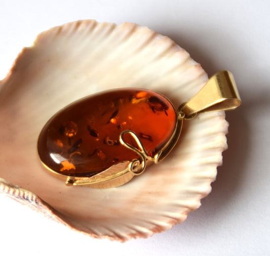 MJ Baltica, pendant, natural Baltic Amber, 925 Silver, 14k Gold Plated, beautiful, elegant, handcrafted, classic, BZW089