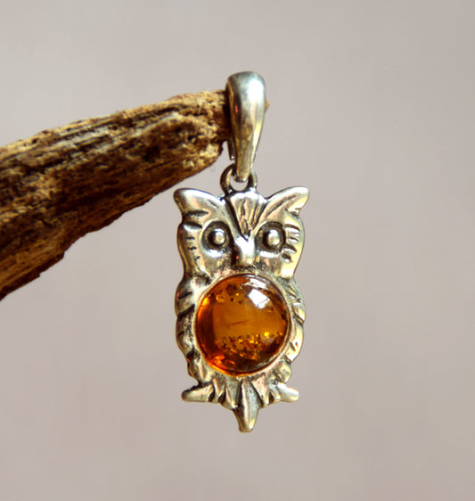 MJ Baltica, pendant, natural Baltic amber, 925 silver, owl, handcrafted BW035