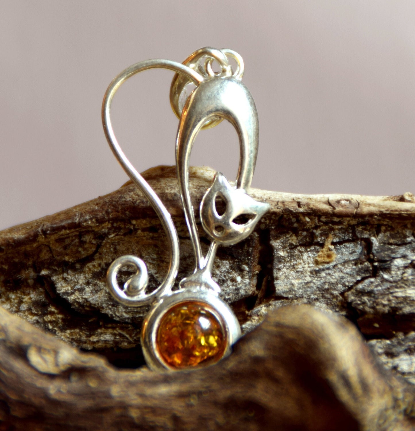 MJ Baltica, pendant, natural Baltic amber, 925 silver, cat, handcrafted, BW033