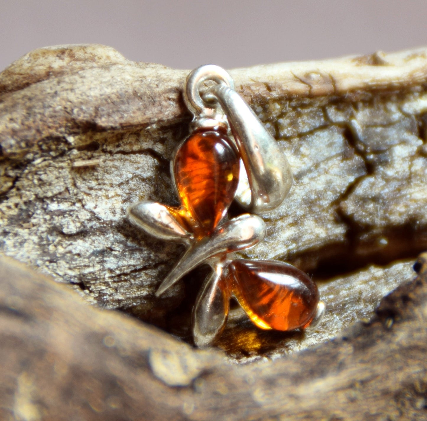 MJ Baltica, pendant, natural Baltic amber, 925 silver, delicate butterfly, sweet, handcrafted, BW038