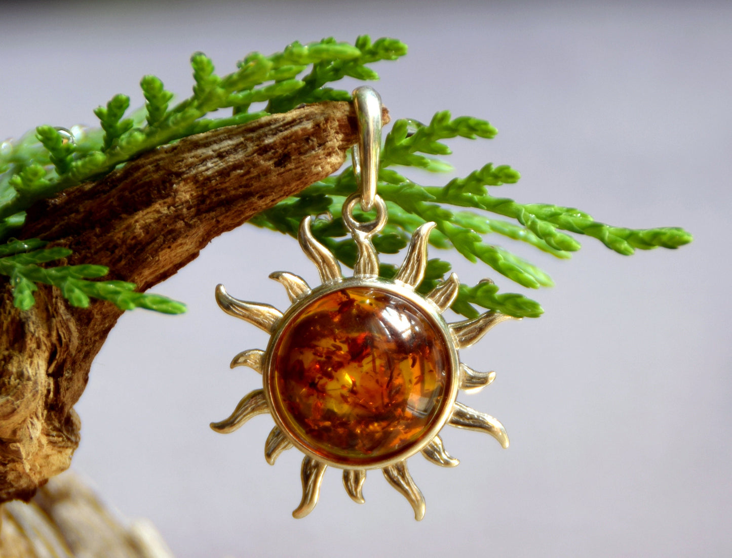 MJ Baltica, Pendant, natural Baltic amber, 925 silver, large sun, luminous BW017