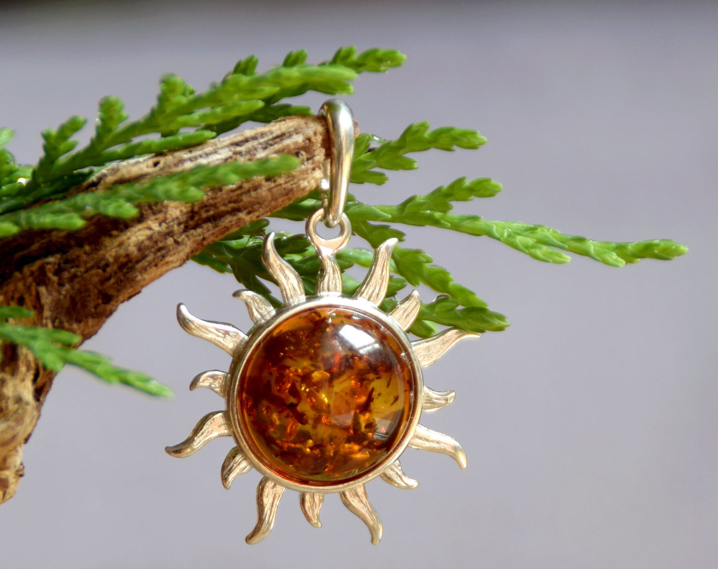 MJ Baltica, Pendant, natural Baltic amber, 925 silver, large sun, luminous BW017