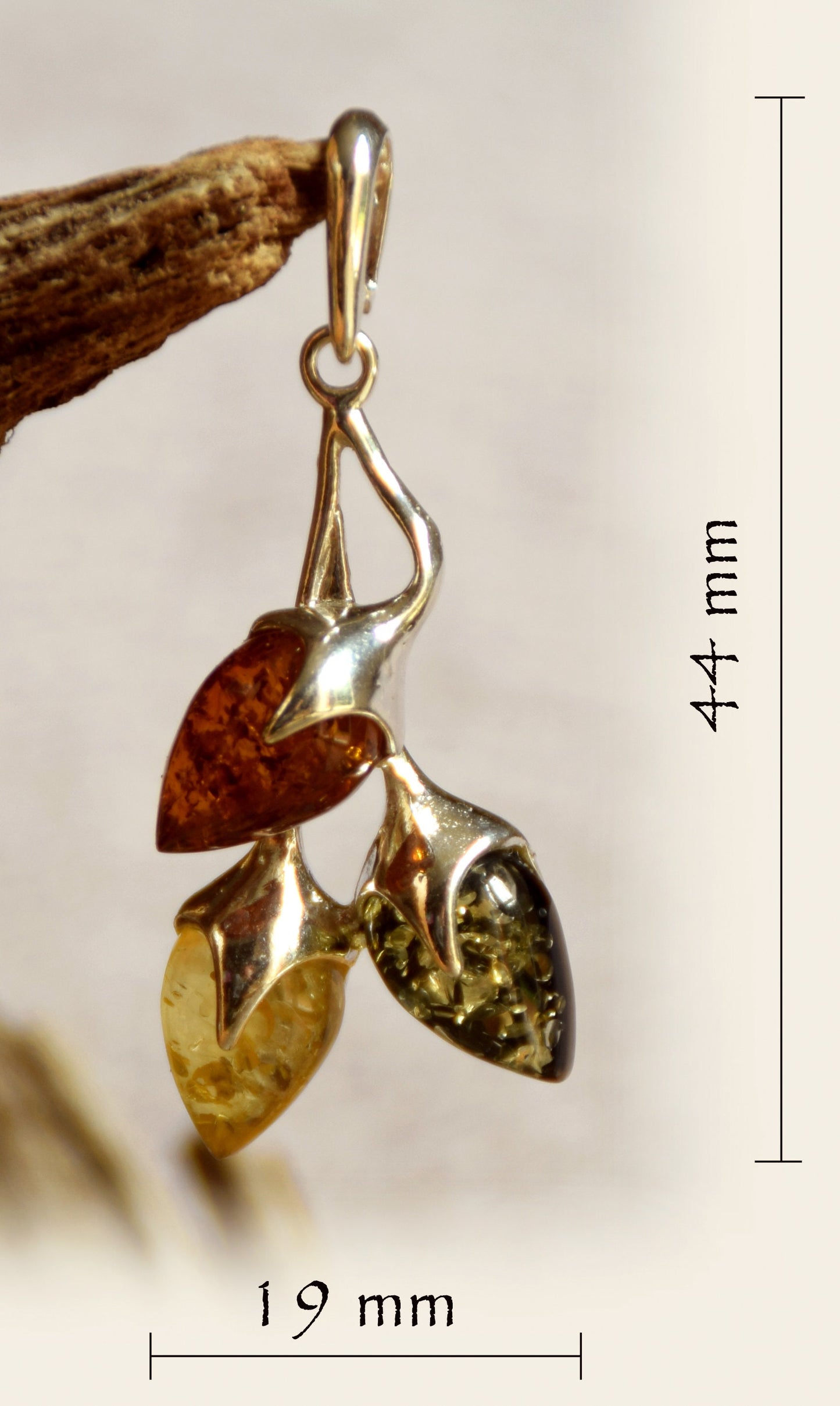 MJ Baltica, pendant, natural Baltic amber, 925 silver, leaves, elegant, BW030