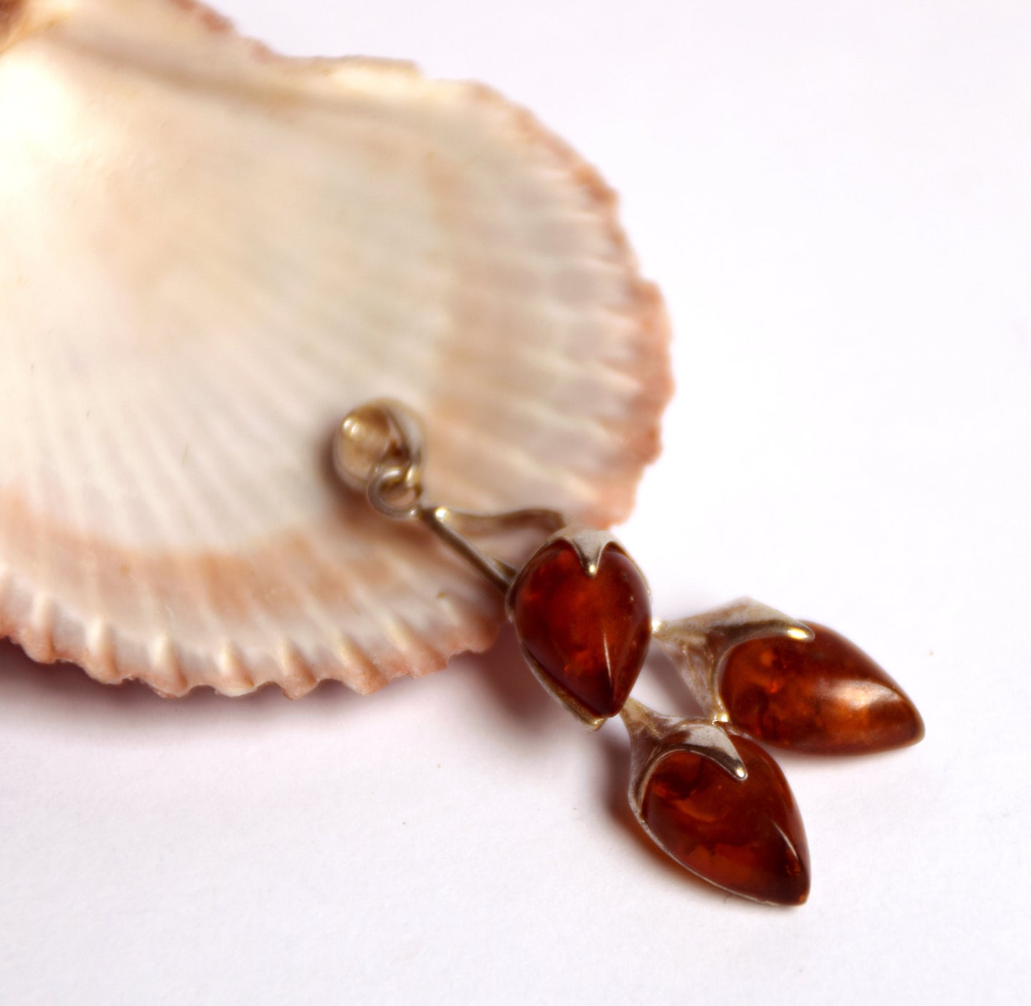 MJ Baltica, pendant, 925 Silver, natural Baltic Amber, leaves BW002