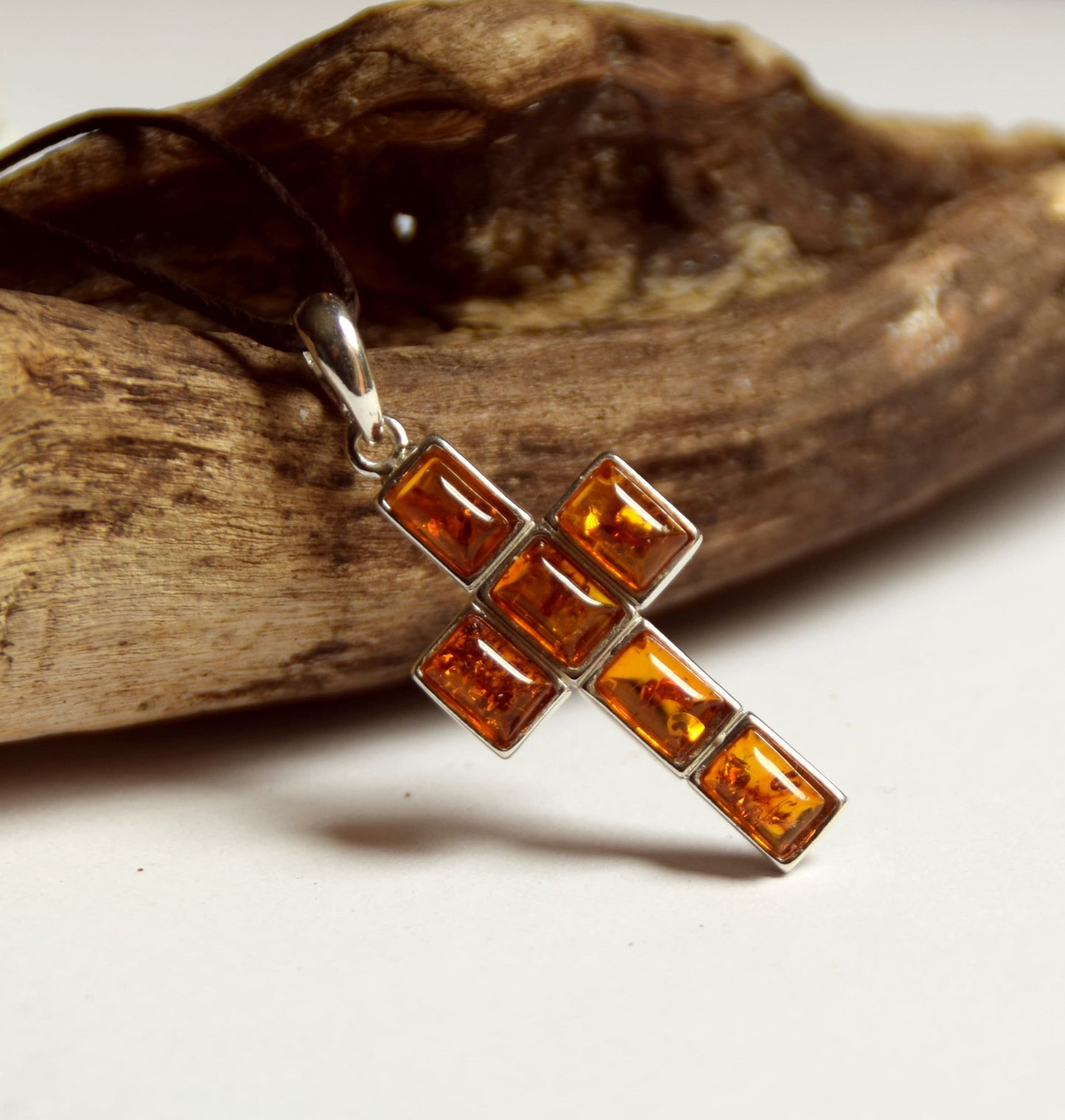 MJ Baltica, pendant, natural Baltic amber, 925 silver, cross BW007