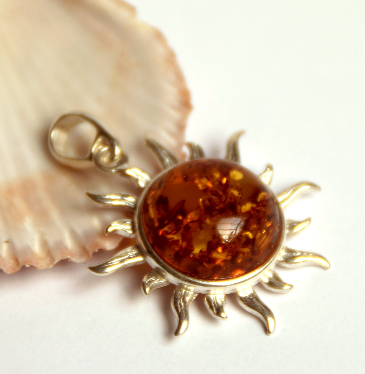 MJ Baltica, Pendant, natural Baltic amber, 925 silver, large sun, luminous BW017