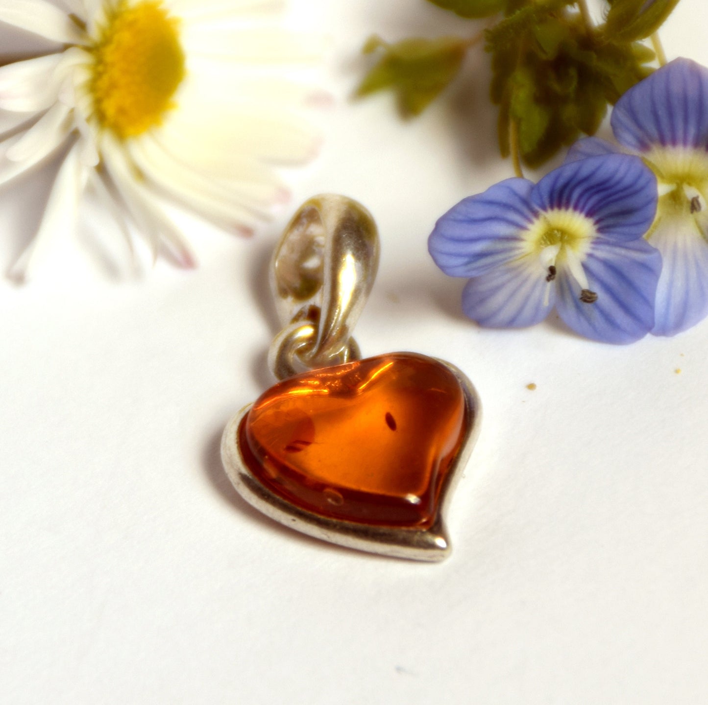 MJ Baltica, pendant, natural Baltic amber, 925 silver, heart, delicate, sweet, romantic BW043