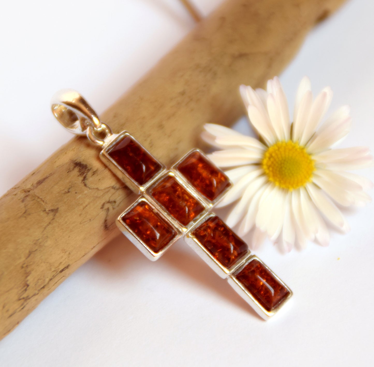 MJ Baltica, pendant, natural Baltic amber, 925 silver, cross BW007