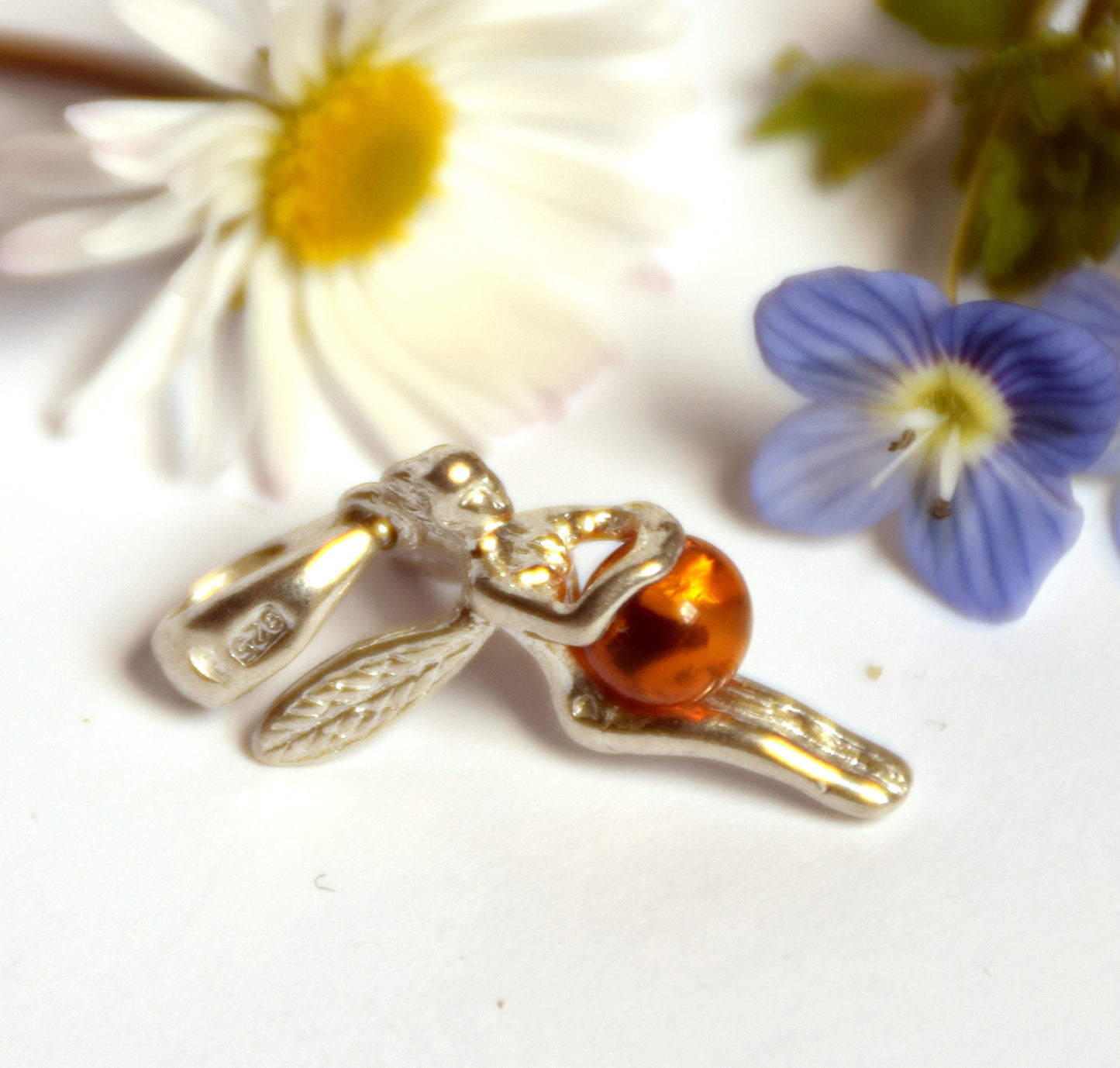 MJ Baltica, pendant, fairy, fairy, natural Baltic amber, 925 silver, handmade, BW048