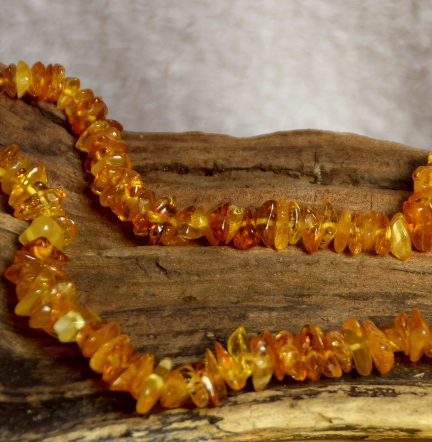 MJ Baltica, necklace, natural Baltic amber, healing, protective, screw clasp, luminous BKoBB007