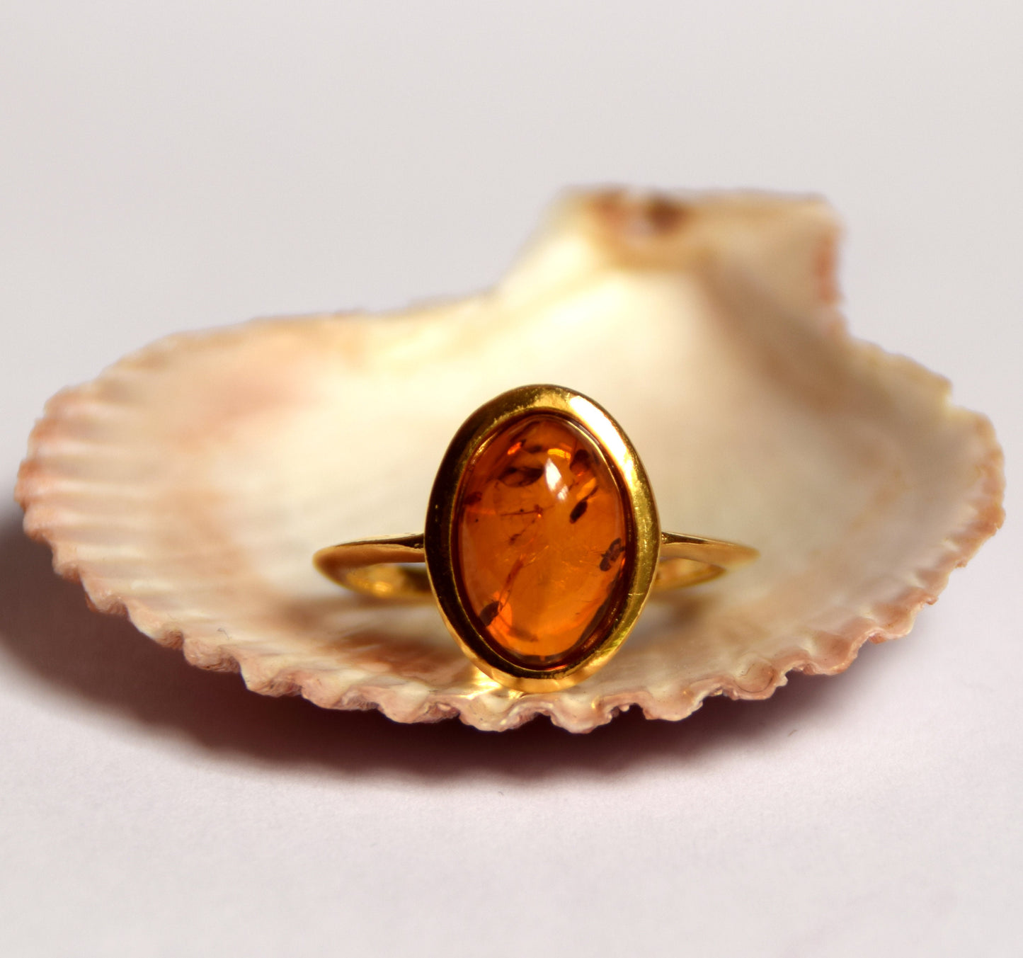 MJ Baltica, ring, natural Baltic Amber, 925 Silver, 14k Gold plated, luminous, oval, BZP013