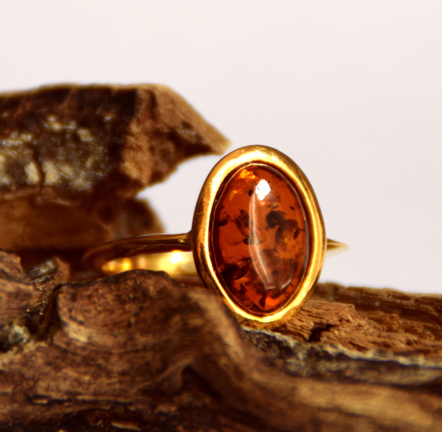 MJ Baltica, ring, natural Baltic Amber, 925 Silver, 14k Gold plated, luminous, oval, BZP013