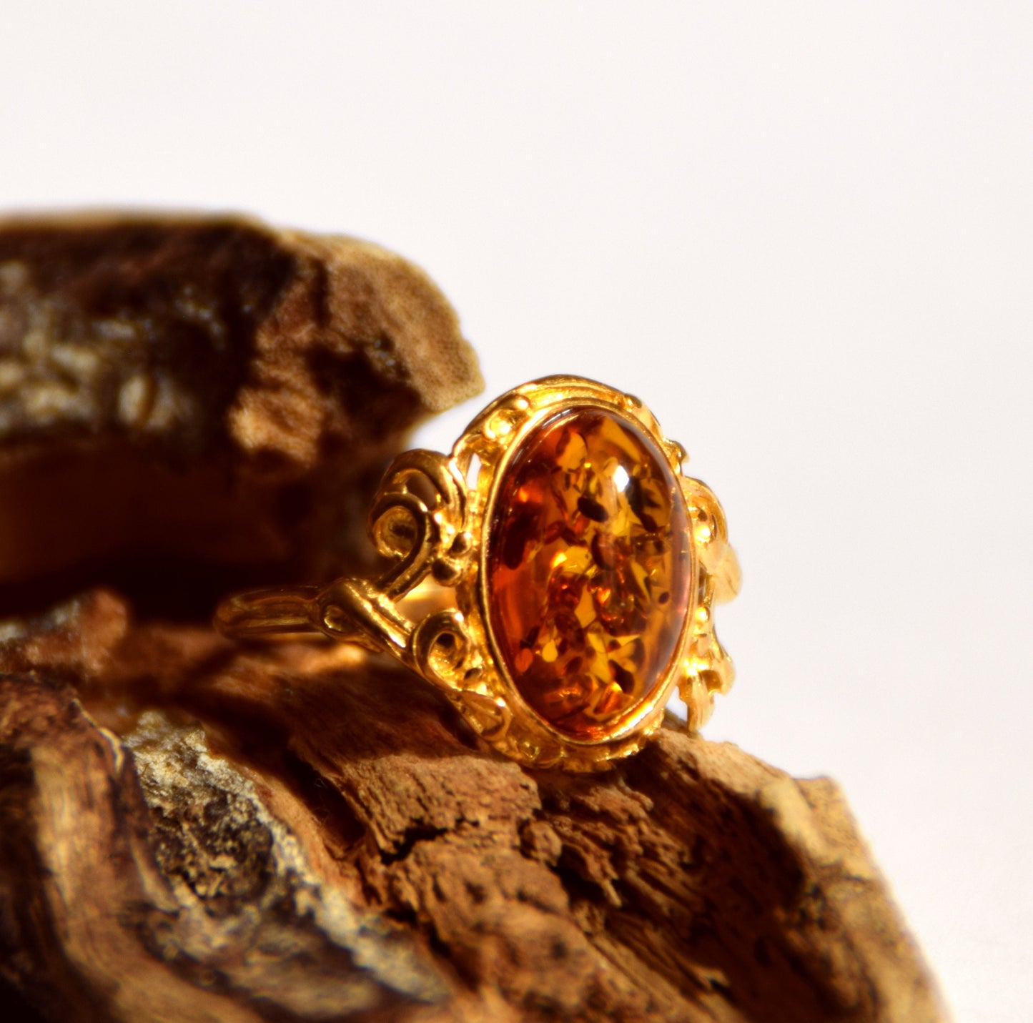 MJ Baltica, ring, natural Baltic Amber, 925 Silver, 14k Gold plated, vintage, classic, oval, BZP014