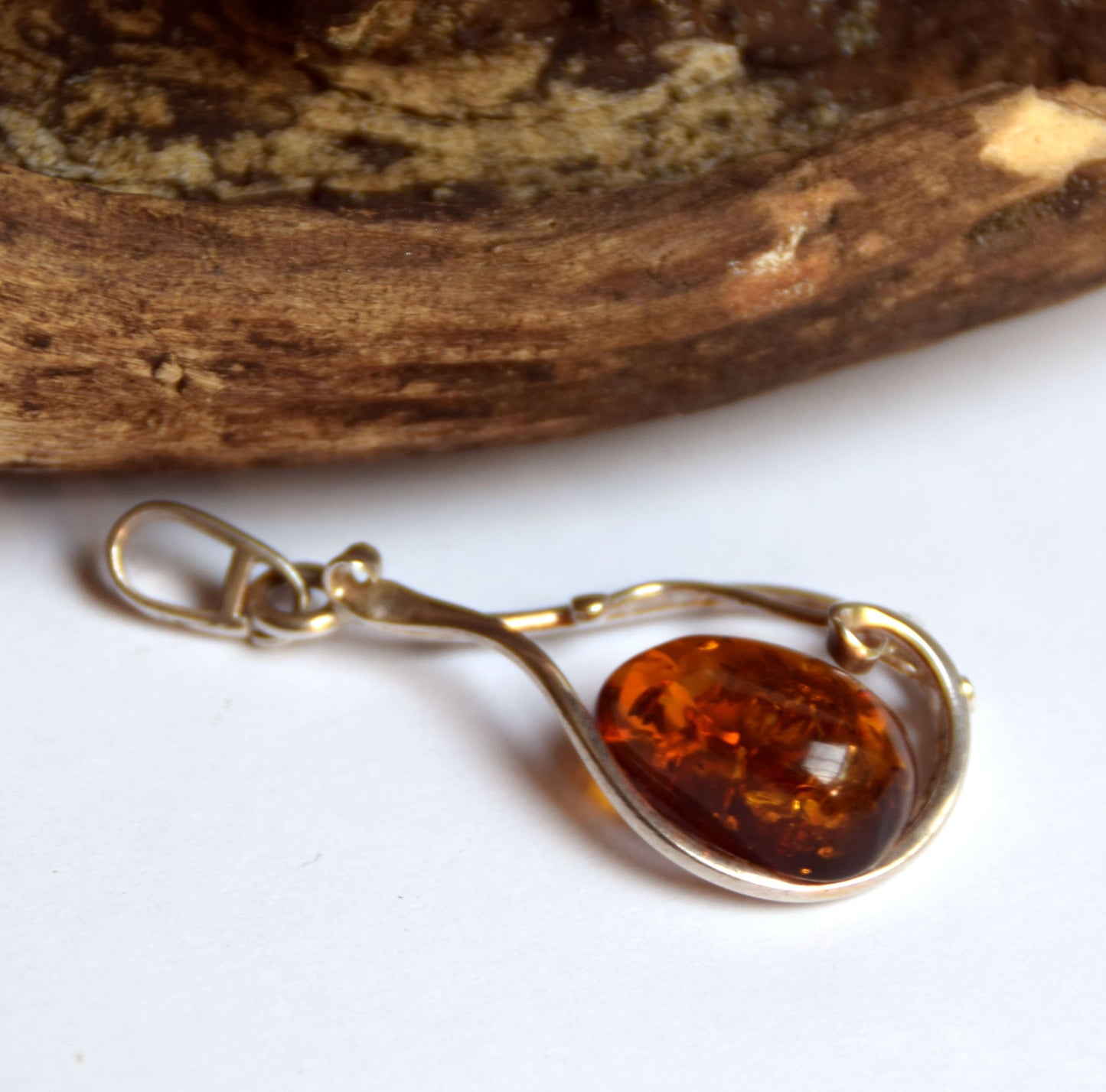 MJ Baltica, pendant, natural Baltic amber, 925 silver, abstract design, BW087