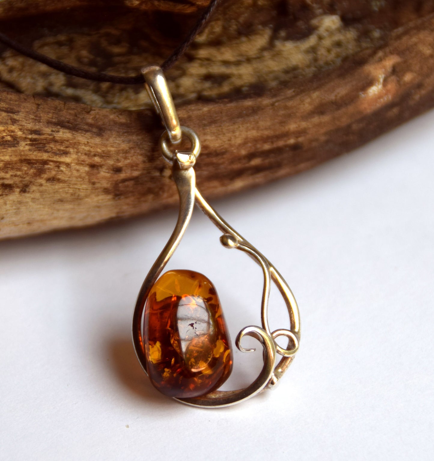 MJ Baltica, pendant, natural Baltic amber, 925 silver, abstract design, BW087