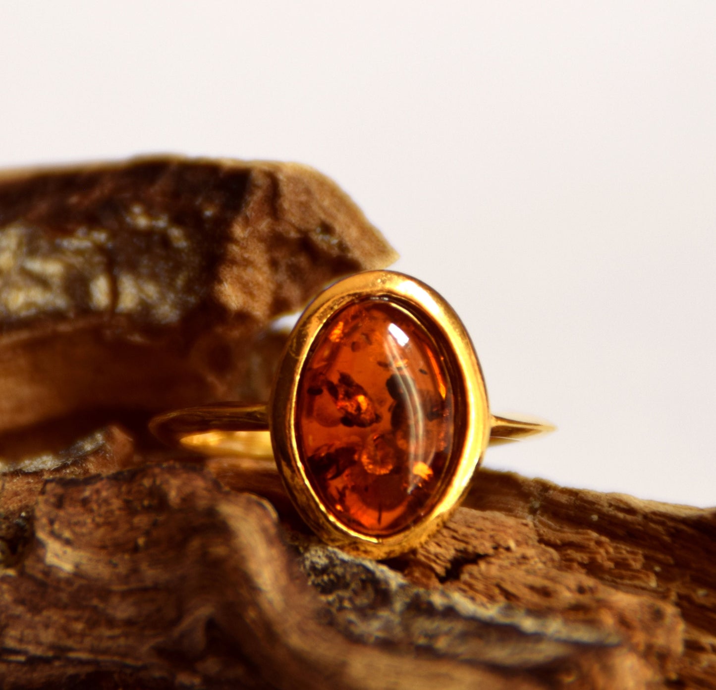 MJ Baltica, ring, natural Baltic Amber, 925 Silver, 14k Gold plated, luminous, oval, BZP013