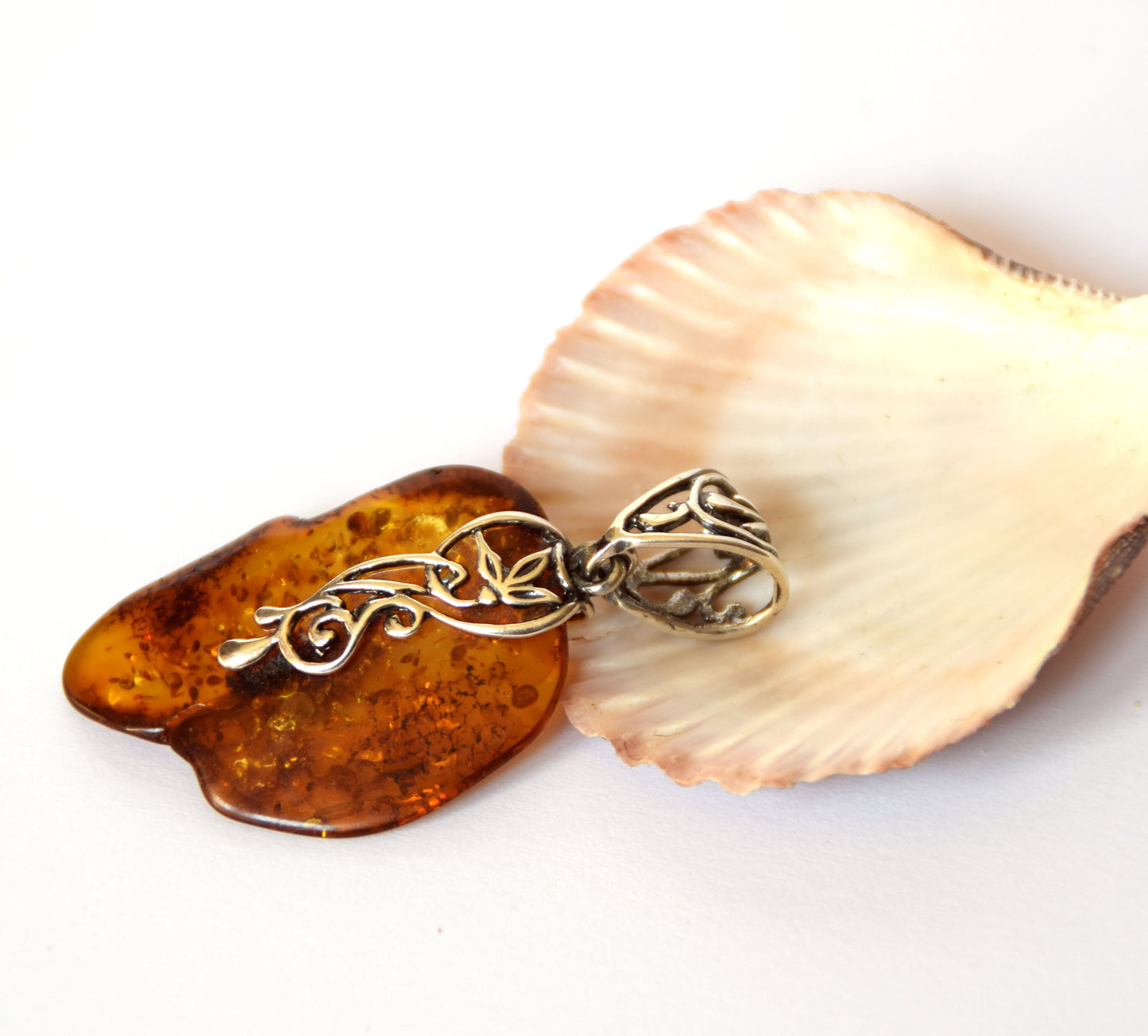 MJ Baltica, pendant, natural Baltic amber, 925 silver, large, irregular, BW061