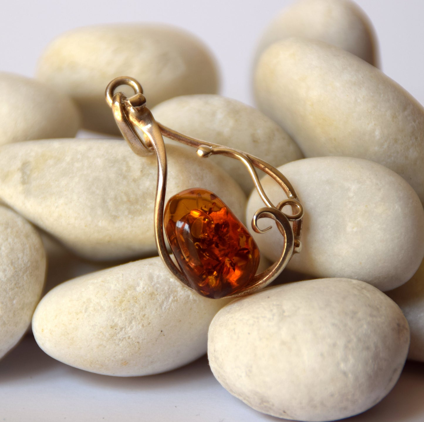 MJ Baltica, pendant, natural Baltic amber, 925 silver, abstract design, BW087