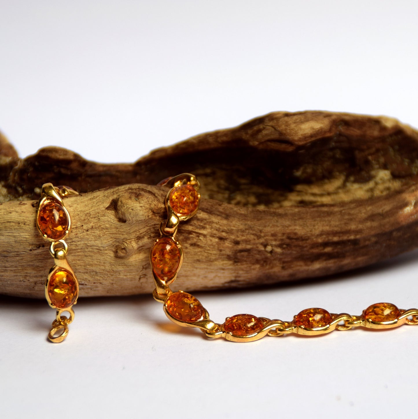 Elegant chain bracelet with natural cognac amber and 18k gold-plated 925 Sterling Silver, MJ Baltica, BZB009