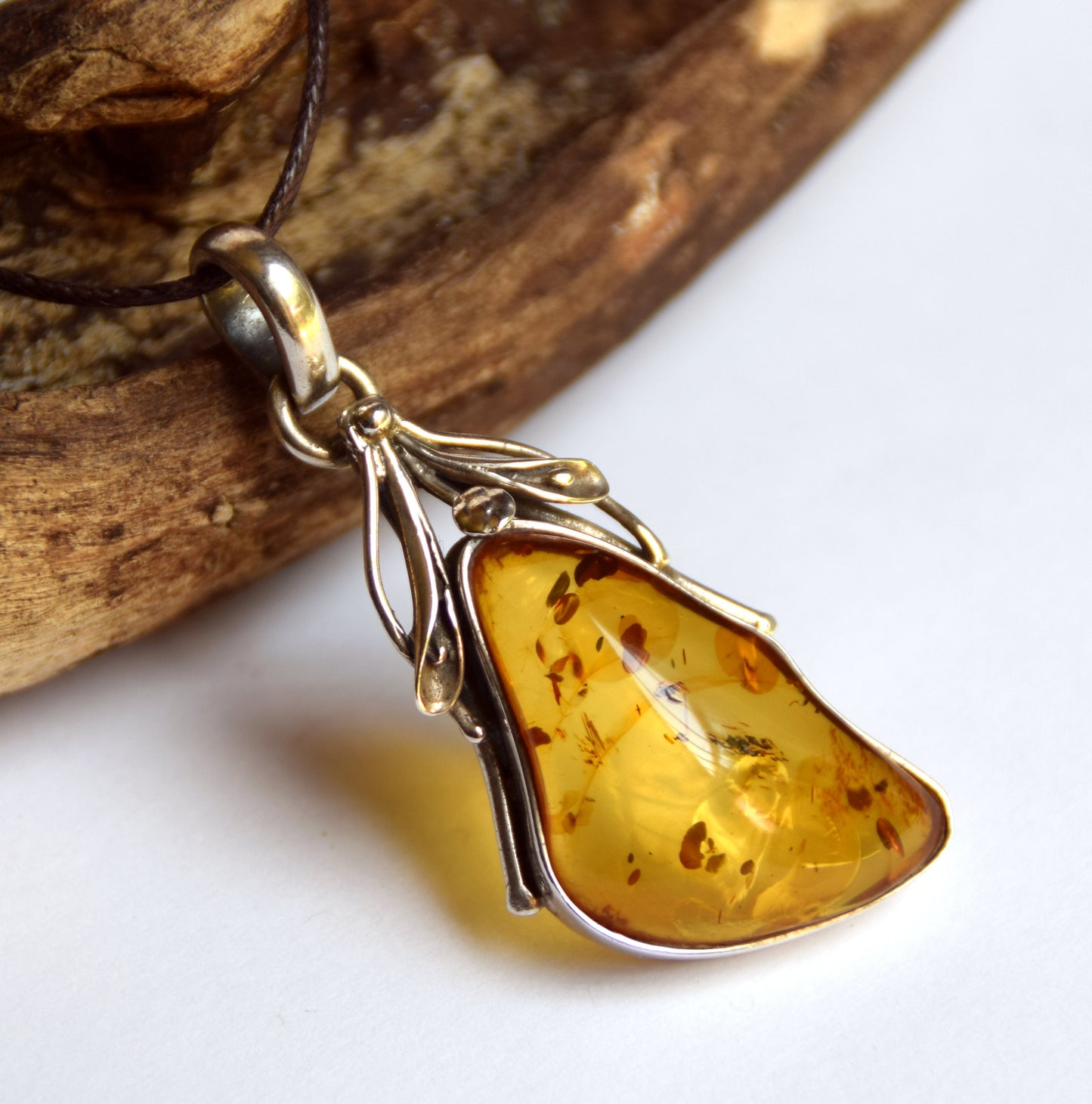 MJ Baltica, pendant, natural Baltic amber, 925 silver, handcrafted, large, floral, BW090