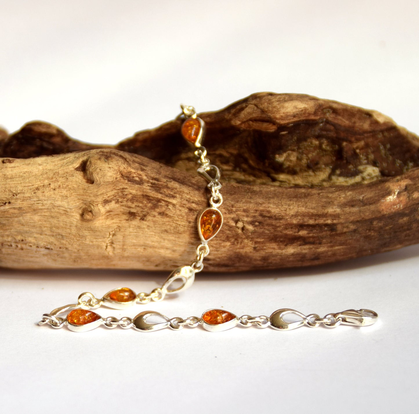 MJ Baltica, bracelet, natural Baltic amber, 925 silver, cognac, elegant, drop, BB023