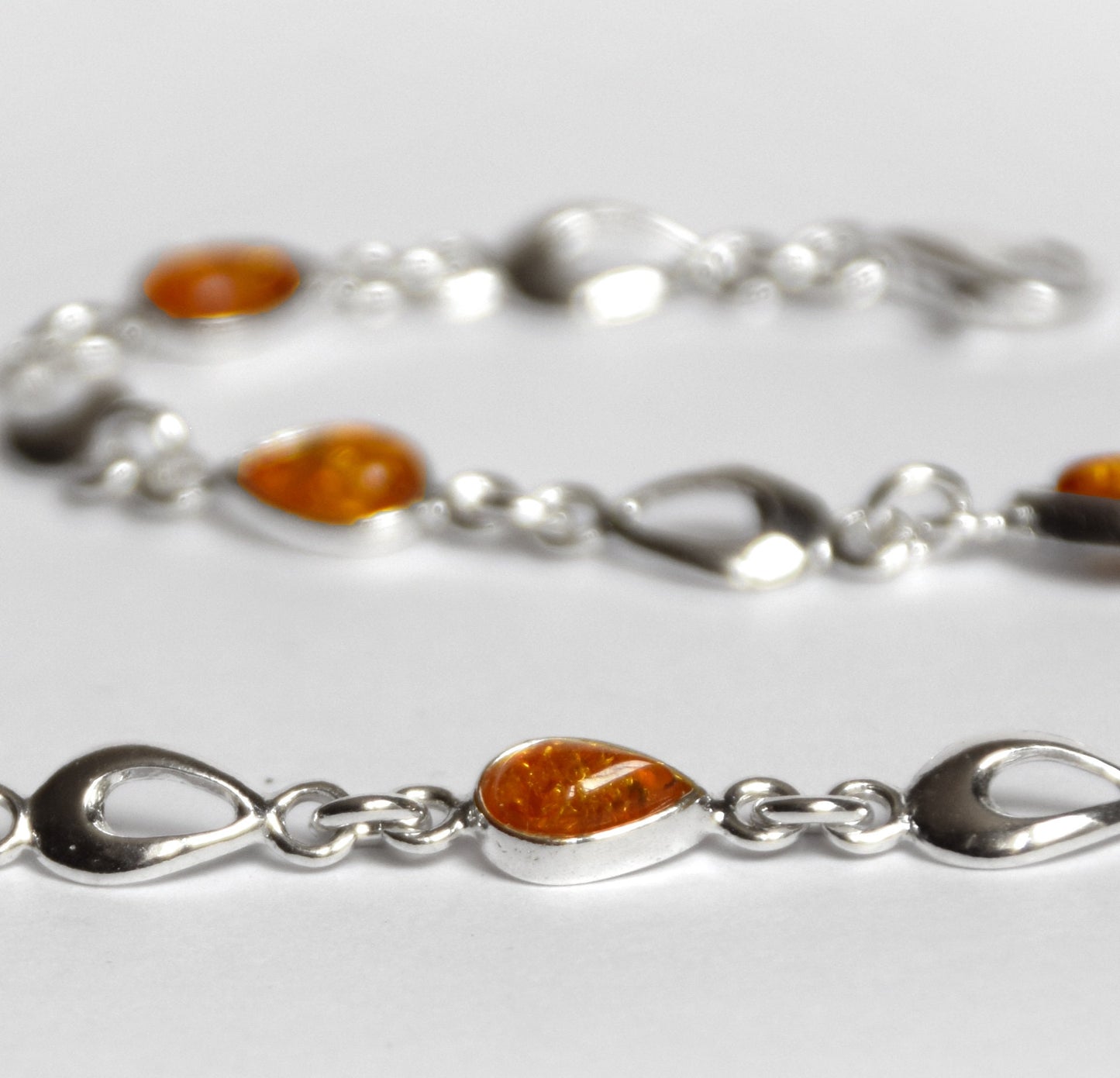 MJ Baltica, bracelet, natural Baltic amber, 925 silver, cognac, elegant, drop, BB023