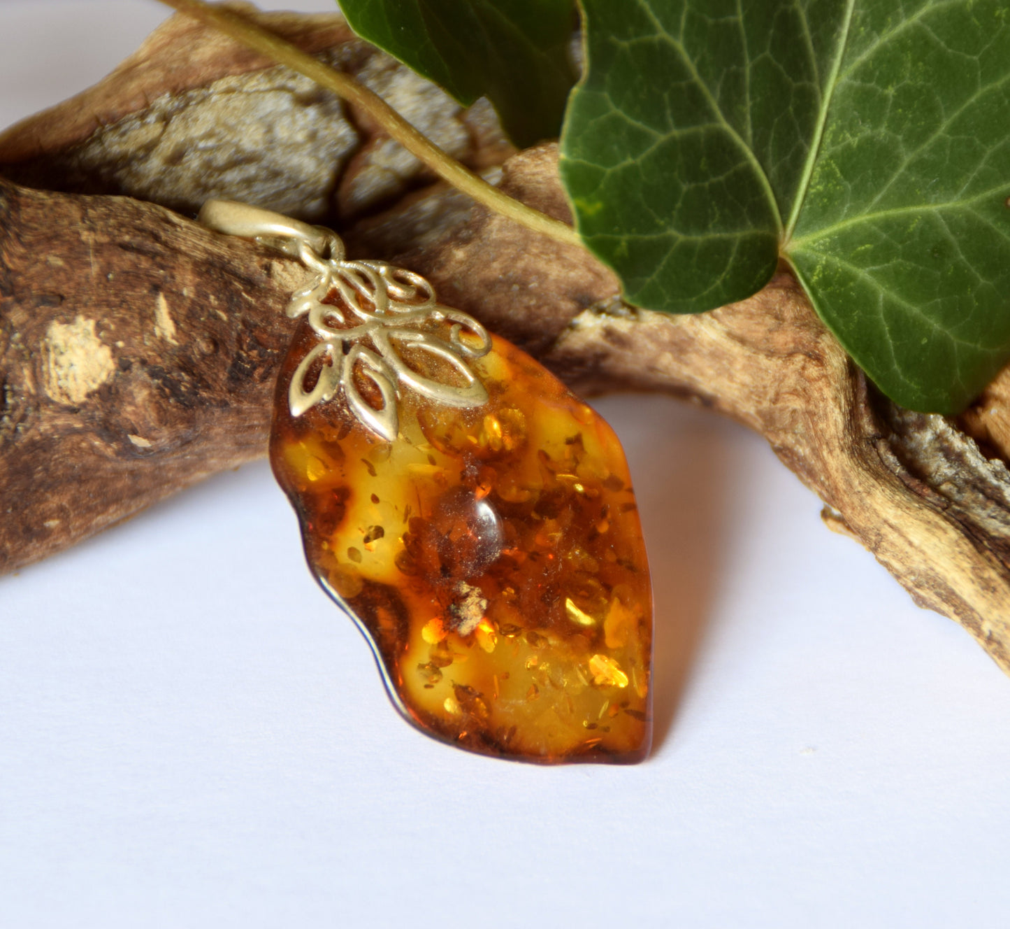 MJ Baltica, pendant, natural Baltic Amber, 925 Silver, irregular, luminous, intense, refined decoration, BW113