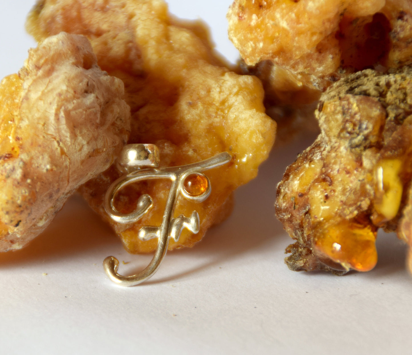 MJ Baltica, pendant, natural Baltic amber, 925 silver, F, letter, initial, cursive, BWLF