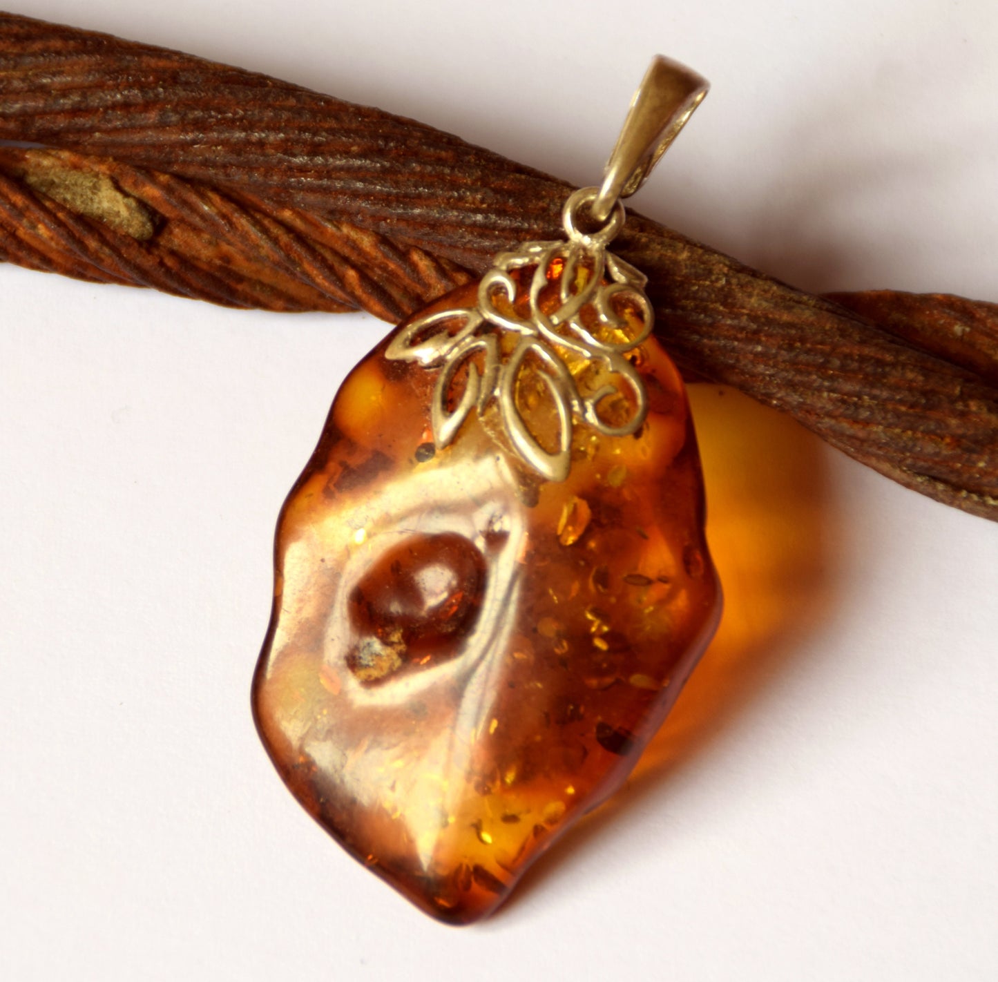 MJ Baltica, pendant, natural Baltic Amber, 925 Silver, irregular, luminous, intense, refined decoration, BW113